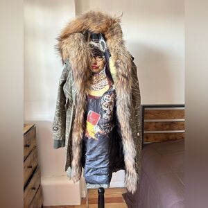 Marco Del Forte REAL FOX FUR Parka
Mona Lisa Abstract Green Made in Italy
S - M